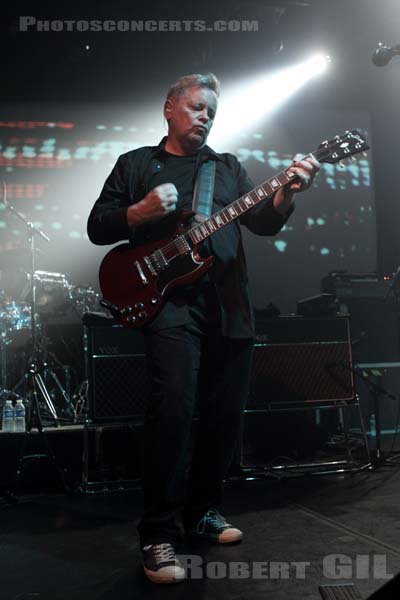 NEW ORDER - 2011-10-18 - PARIS - Le Bataclan - 